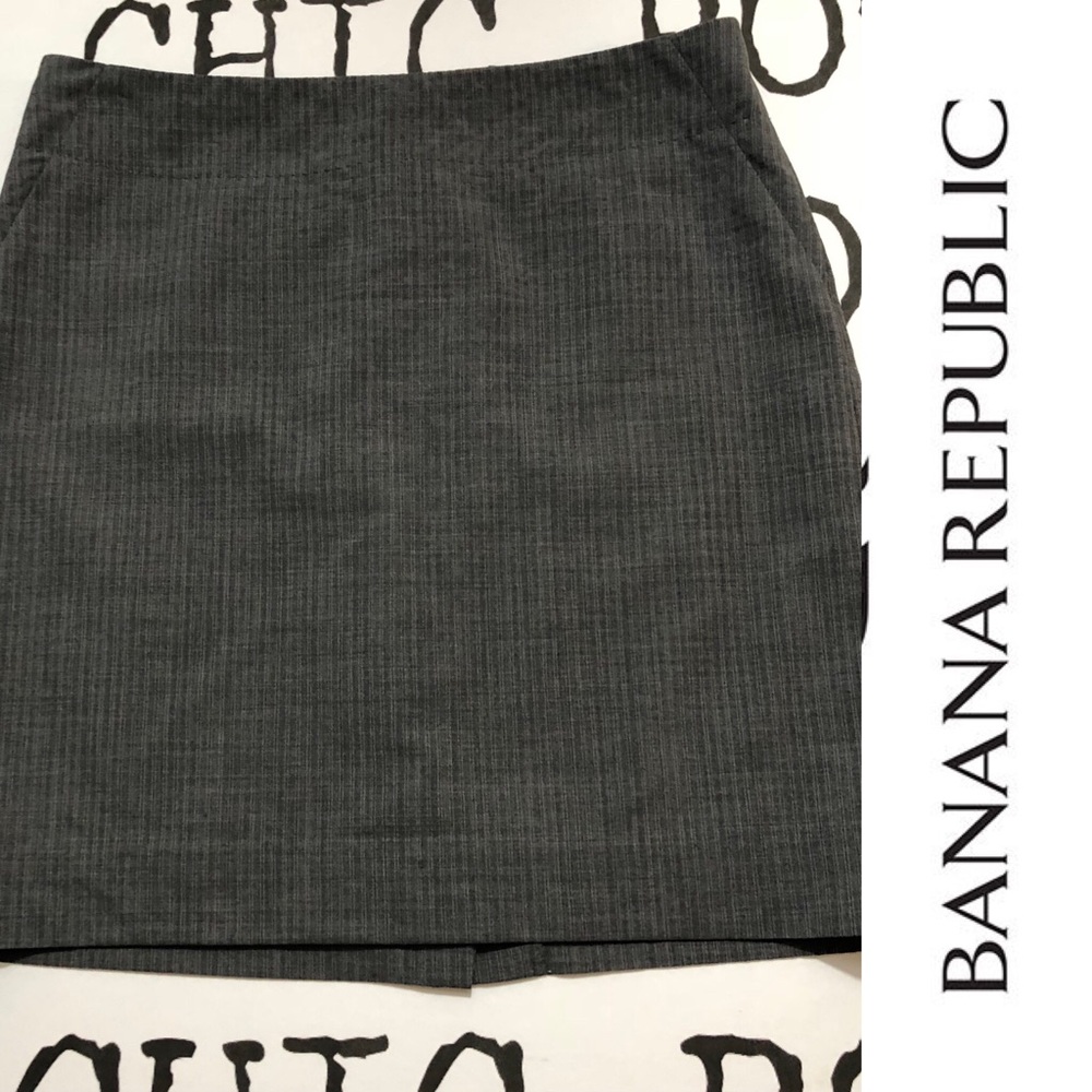BANANA REPUBLIC Grey Mini Skirt